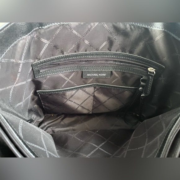 🖤Michael Kors Silver Tote Bag🖤 - Picture 12 of 16